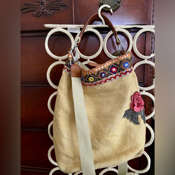 Floral Embroidered Beige Crossbody bag - Picture 3 of 9